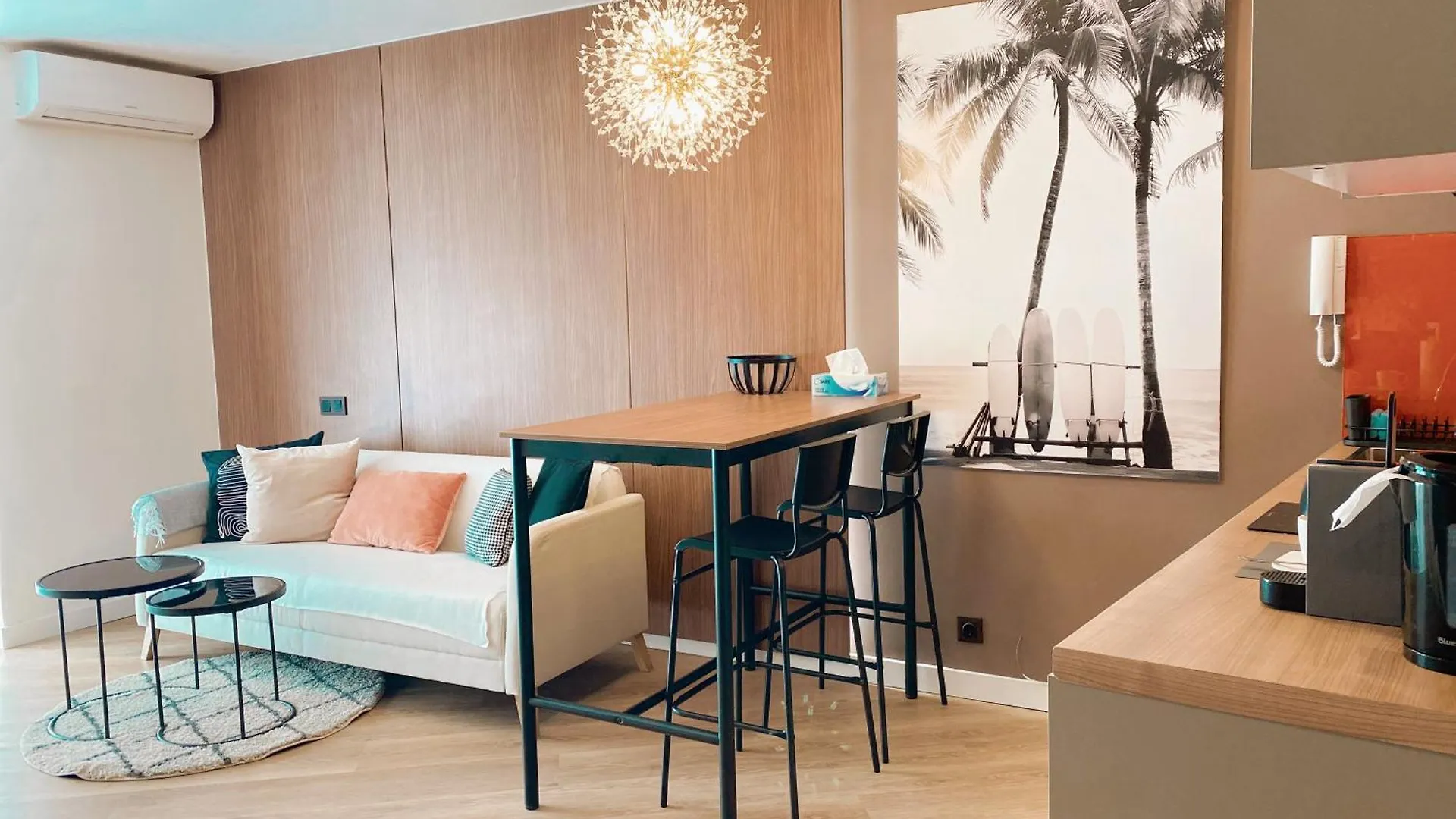 Zeus Apartment Torremolinos 0*,